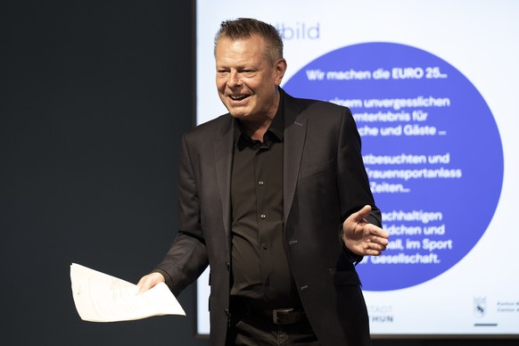 Nachrichten Linkding Reto Nause, Vorsitzender Steuerungsausschuss, Host Cities Bern und Thun, spricht an einer Medienkonferenz zur UEFA Women's EURO 2025 in der Schweiz, am Dienstag, 19. November 2024, in Bern. Die r ...