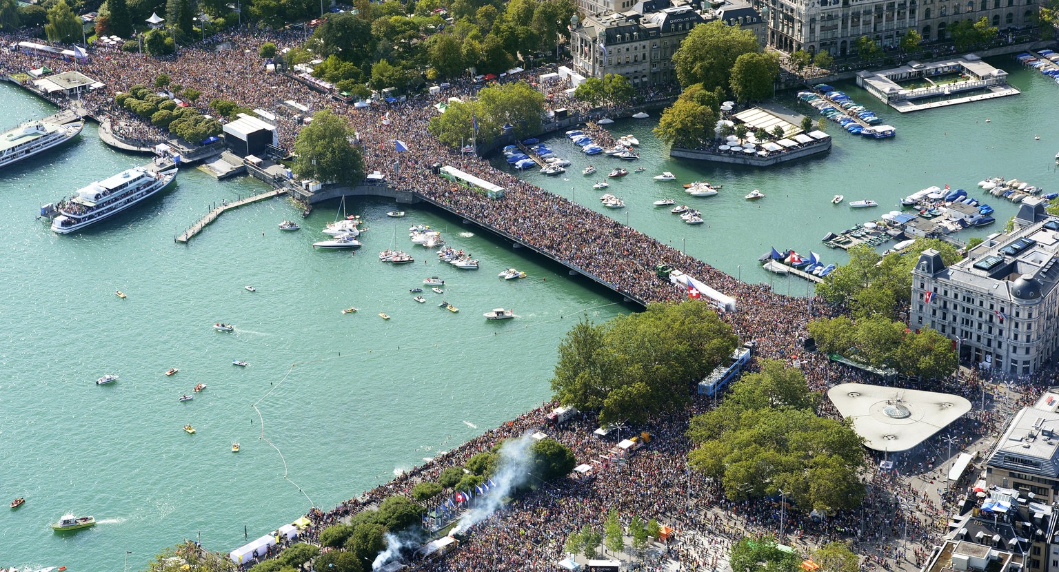 950'000 Tanzwütige fanden sich dieses Jahr an der Zürcher Street Parade ein.