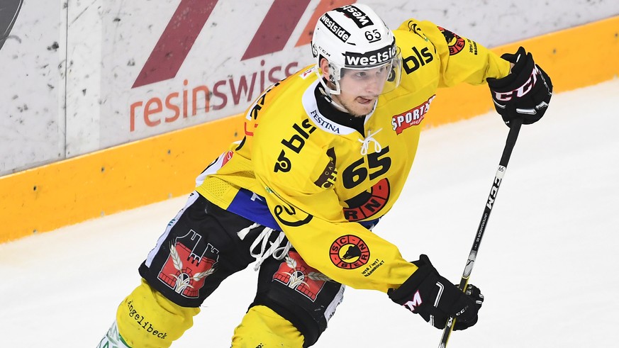 Bern&#039;s player Ramon Untersander during the fourth Playoff semifinal game of National League A (NLA) Swiss Championship between Switzerland&#039;s HC Lugano and SC Bern, at the ice stadium Resega  ...