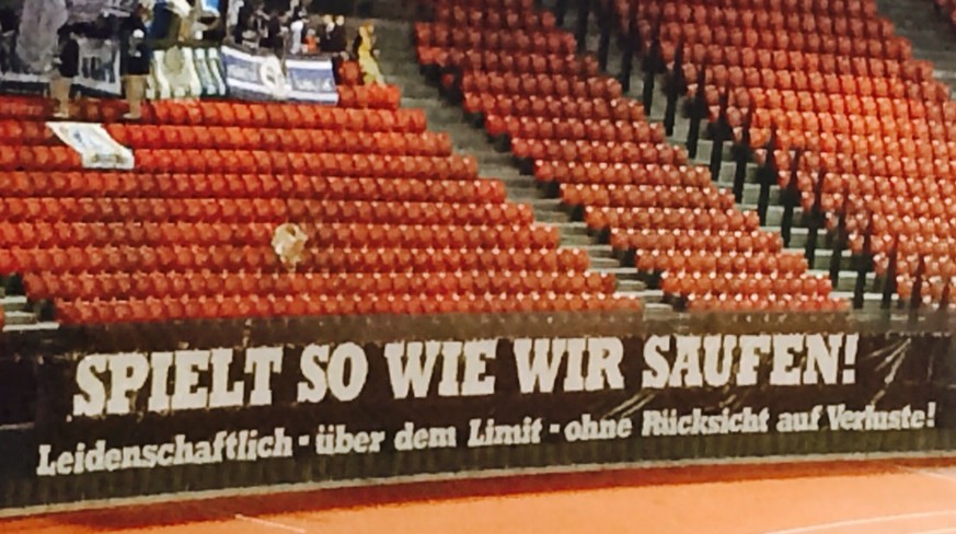 Die Aufforderung der Fans an die Luzerner Spieler.