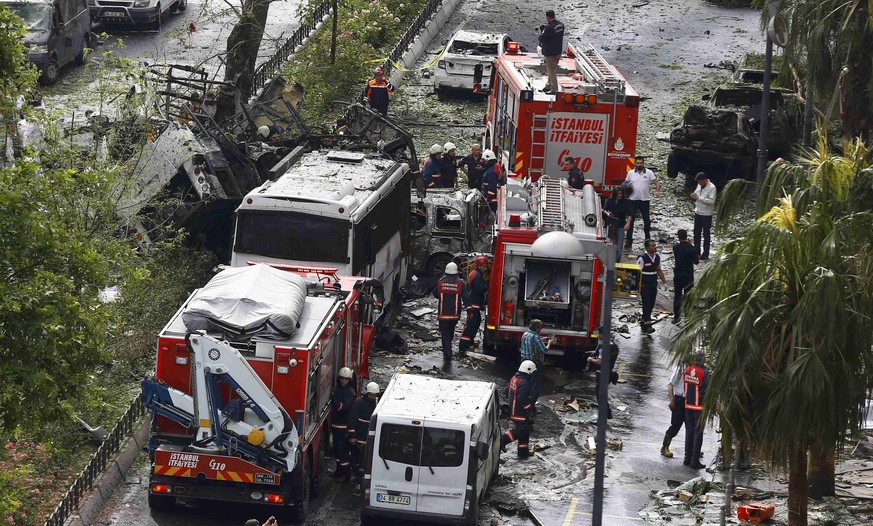 Anschlag im Zentrum von Istanbul: Ziel war ein Polizeifahrzeug (7. Juni 2016).
