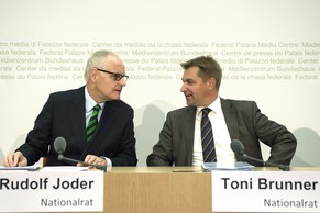 Initianten: Rudolf Joder und Toni Brunner helfen dem SBV mit der Ernährungsinitiative.