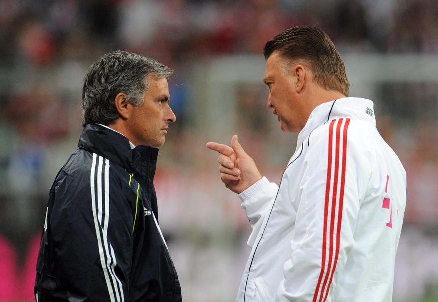 Louis van Gaal (r.) ist nicht mehr Trainer von Manchester United – übernimmt José Mourinho?