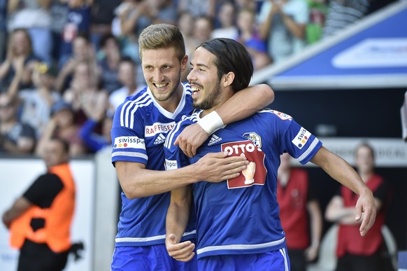 07.08.2016; Luzern; Fussball Super League - FC Luzern - FC Basel;
Simon Grether (Luzern) und Torschuetze Jahmir Hyka (Luzern) jubeln nach dem Tor zum 1:1
(Martin Meienberger/freshfocus)