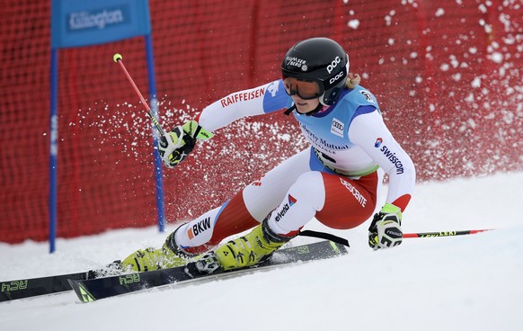 Simone Wild, of Switzerland, competes during the women&#039;s FIS Alpine Skiing World Cup giant slalom race, Saturday, Nov. 26, 2016, in Killington, Vt. (AP Photo/Charles Krupa)