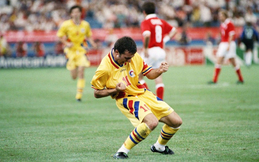 Fussball-WM 1994: Hagi gleicht gegen die Schweiz aus, Rumänien verliert dann aber 1:4.