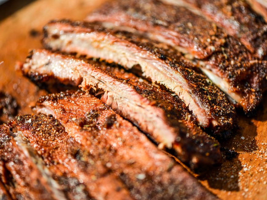 memphis ribs bbq barbecue pork dry rub essen food schweinefleisch fleisch USA grillieren grillen http://www.seriouseats.com/memorial-day-pork