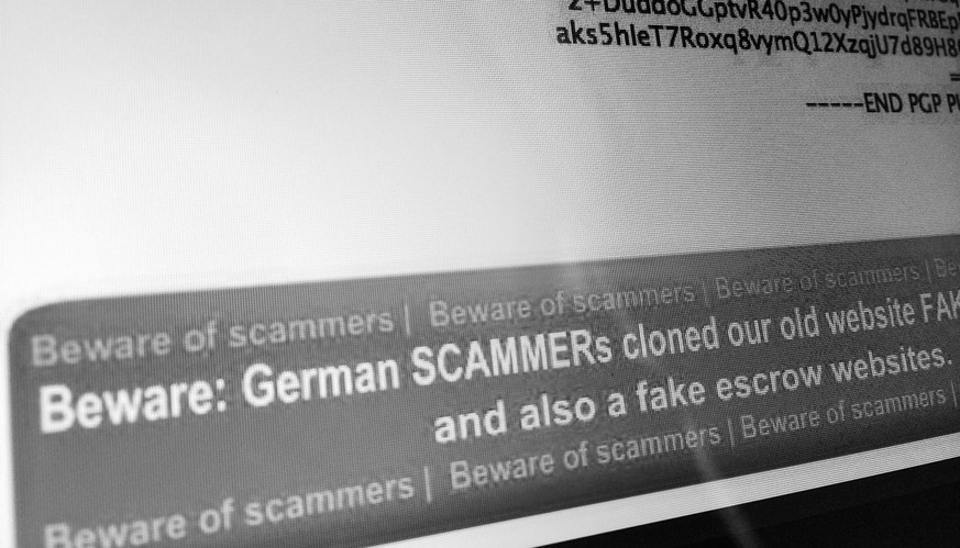 Drogenverkäufer warnen die Tor-Nutzer vor Betrügern, die Webseiten klonen.