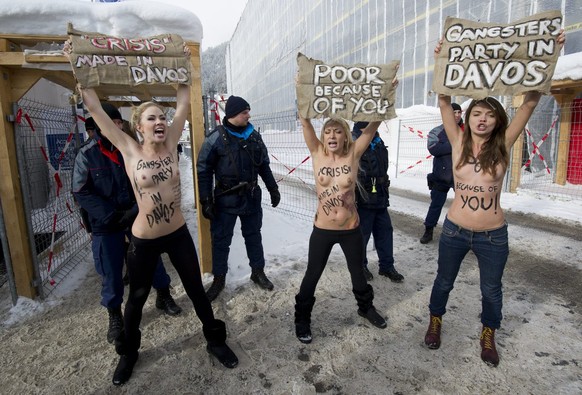 2012 nahmen Aktivistinnen der ukrainischen Gruppe Femen an der Demo teil.