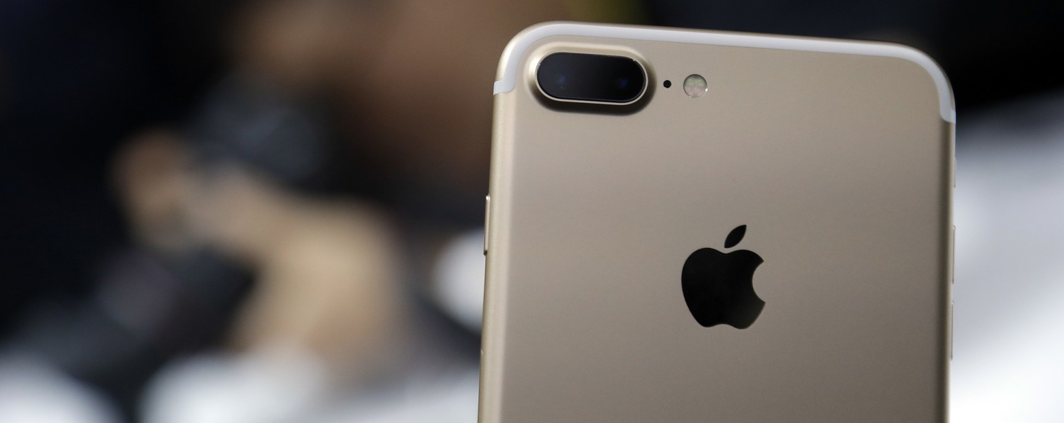 The dual camera feature on an iPhone 7 Plus is shown during an event to announce new Apple products on Wednesday, Sept. 7, 2016, in San Francisco. (AP Photo/Marcio Jose Sanchez)