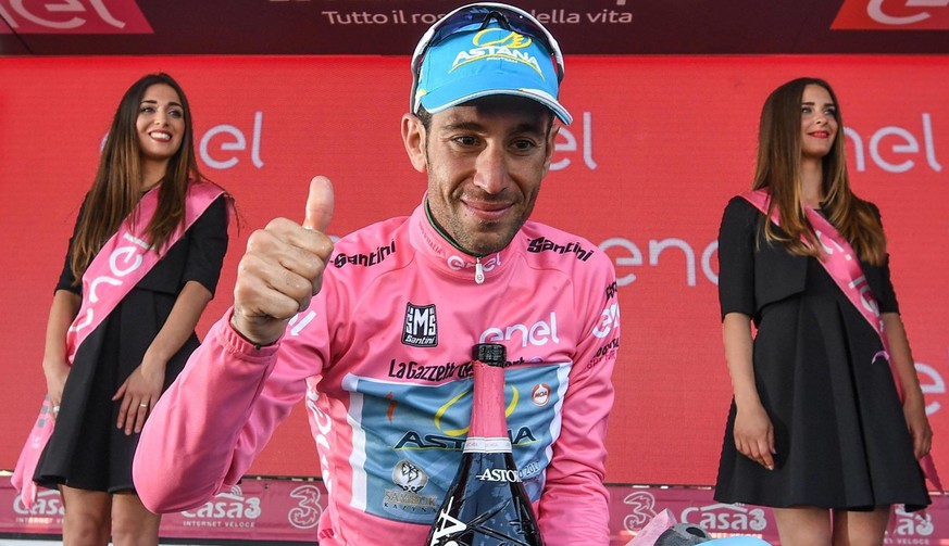 Daumen hoch bei Nibali – sein zweiter Gesamtsieg beim Giro ist Tatsache.