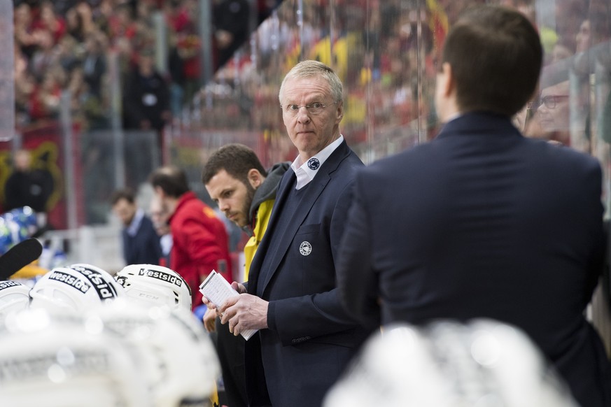 SC Bern Cheftrainer Kari Jalonen, im vierten Eishockey Playoff-Viertelfinalspiel der National League A zwischen dem SC Bern und dem EHC Biel am, am Samstag, 11. Maerz 2017, in der Tissot Arena in Biel ...