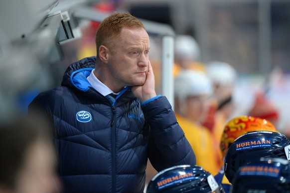 Ambri&#039;s head coach Gordie Dwyer during the relegation game of National League A (NLA) Swiss Championship 2016/17 between HC Ambri Piotta and SCL Tigers Langnau, at the ice stadium Valascia in Amb ...