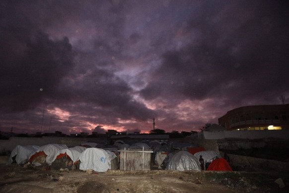 Ein Flüchtlingscamp bei Mogadischu in Somalia. EPA/DAI KUROK