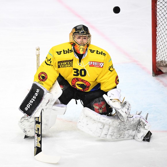 Bern&#039;s goalkeeper Leonardo Genoni during the second Playoff semifinal game of National League A (NLA) Swiss Championship between Switzerland&#039;s HC Lugano and SC Bern, at the ice stadium Reseg ...