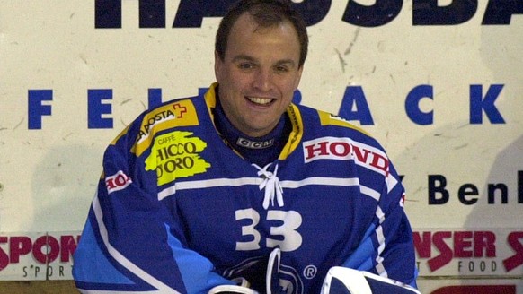 Pauli Jaks von HC Ambri - Piotta am Sonntag 15.02.2004 Meisterschaftsspiel Rapperswil-Jona -HC Ambri-Piotta.(KEYSTONE/Rene Meier)