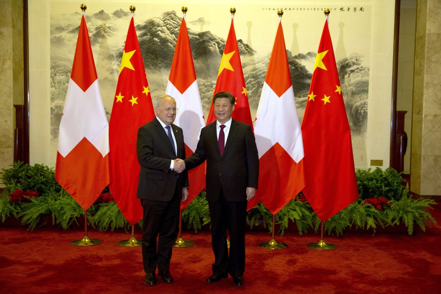 Bundespräsident Schneider-Ammann wird von Chinas Staatspräsident Xi Jinping empfangen.
