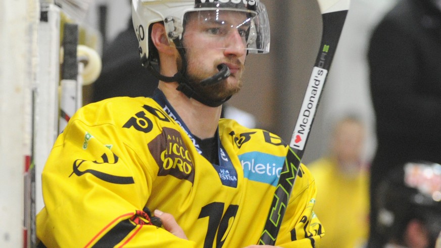 Berns Tristan Scherwey im dritten Eishockey Playoff-Finalspiel der National League A zwischen dem HC Lugano und dem SC Bern, in der Resega Halle in Lugano, am Donnerstag, 7. April 2016. (KEYSTONE/Ti-P ...