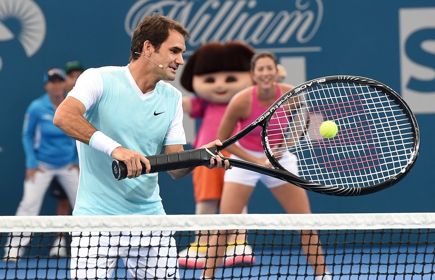 Federer hat sichtlich Freude am grossen Racket.