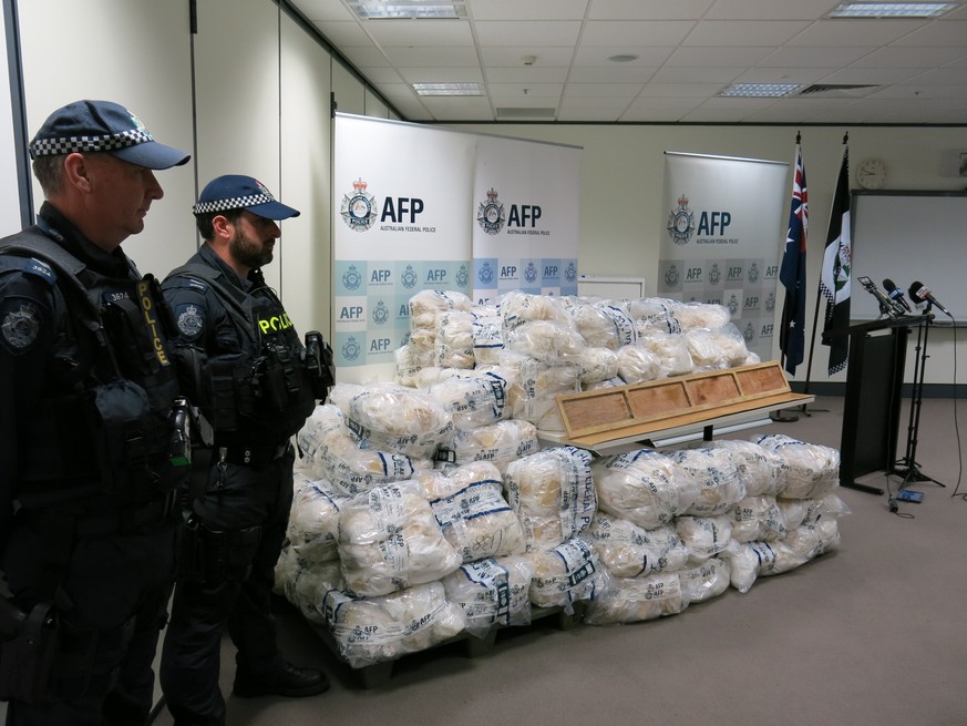 epaselect epa05888960 Part of a 903 kg haul of the drug ice seized by a joint operation involving Australian Federal Police and Victoria Police is on display during a press conference in Melbourne, Vi ...