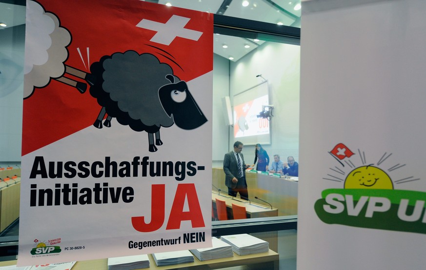 Fehlender Mut zum Widerstand: Plakat der Ausschaffungsinitiative.