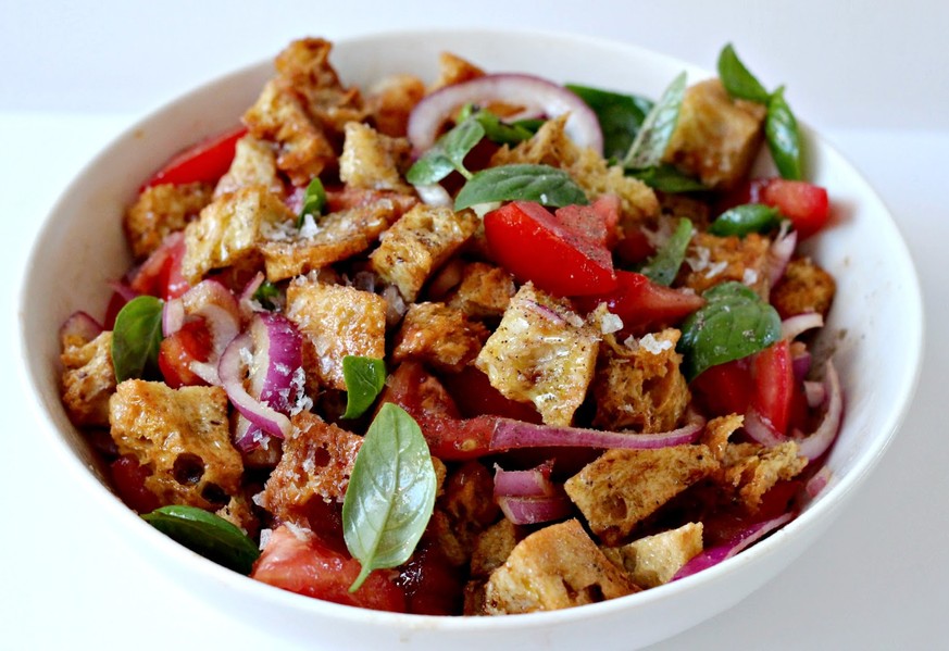 panzanella brot salat tomaten sardellen toskana italien italia essen food https://www.bigoven.com/recipe/panzanella-bread-salad/120214