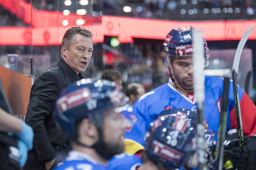 The Headcoach Harold Kreis from Zug at the Eishockey Champions Hockey League group stage, group G between Switzerlands EV Zug and Denmarks Esbjerg Energy on Tuesday, September, 6, 2016 at the Bosshard ...