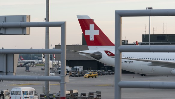 Nachrichten Linkding ARCHIV - SWISS FLIEGT BIS ENDE MAERZ 2020 NICHT MEHR NACH CHINA --- A Swiss International Air Lines Airbus A330 lands at Zurich Airport in Kloten in the Canton of Zurich, Switzerland, pictured on July ...