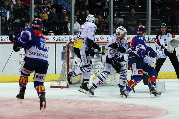 Denis Malgin trägt sich beim ZSC-Kantersieg gegen Ambri als einziger Spieler doppelt in die Torschützenliste ein.