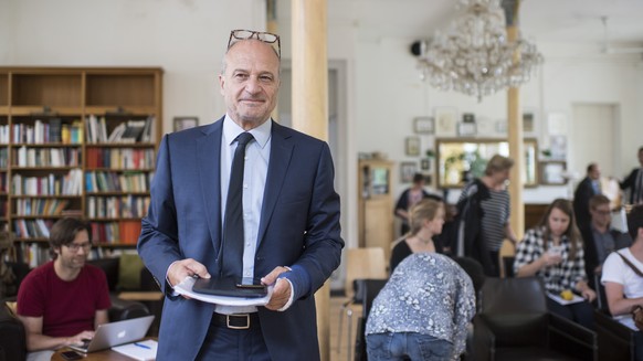 Stadtrat Filippo Leutenegger spricht an einer Medienkonferenz anlaesslich seiner Kandidatur fuer das Stadtpraesidium, aufgenommen am Montag, 10. Juli 2017 in Zuerich. (KEYSTONE/Ennio Leanza)