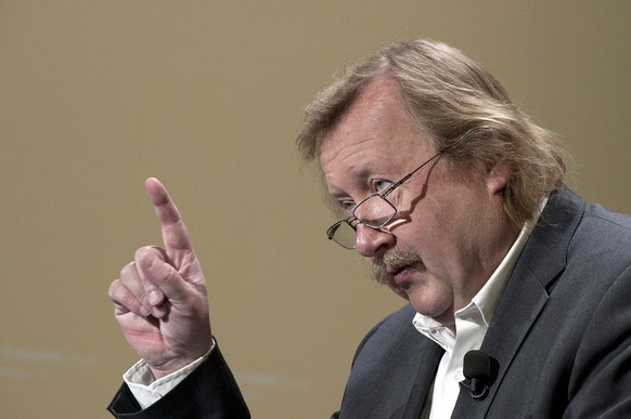 German philosopher Peter Sloterdijk talks at the Swiss Economic Forum (SEF) in Interlaken, Switzerland, Friday, June 4, 2010. (KEYSTONE/Peter Schneider)