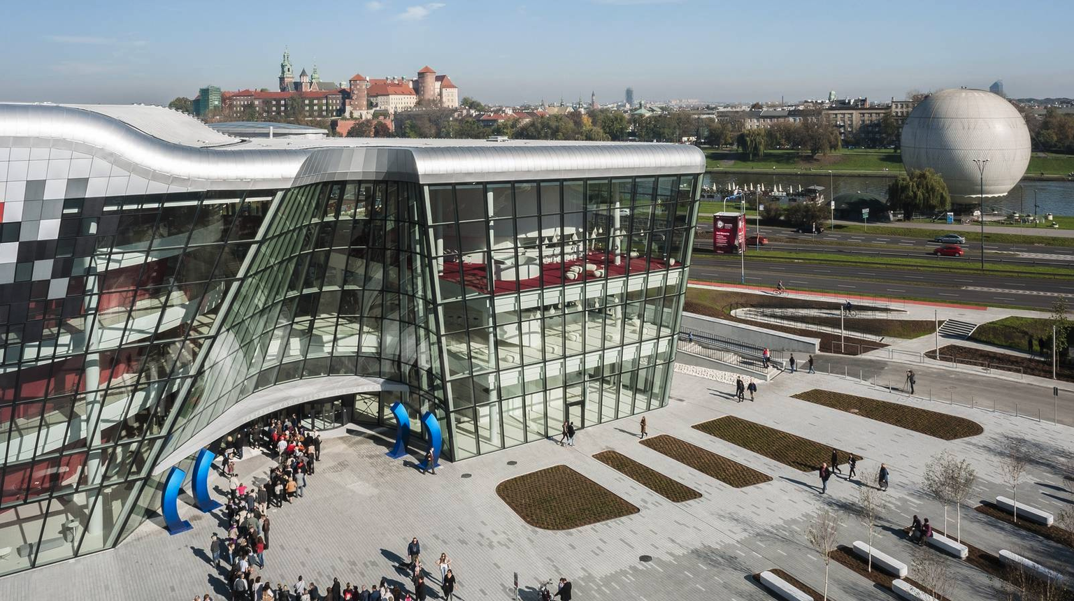 Aus dem verschlafenen Nest ist eine Wirtschaftsmetropole entstanden: Im Bild das Kongresszentrum von Krakau.