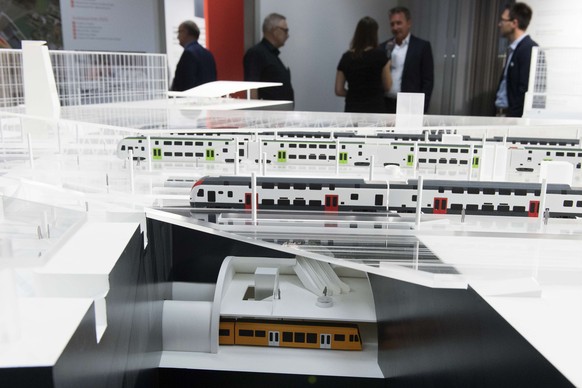 Model des zukuenftigen Bahnhofs Bern anlaesslich der Medienkonferenz zum Bahnhofsausbau, am Montag, 3. Juli 2017, in Bern. (KEYSTONE/Thomas Delley)