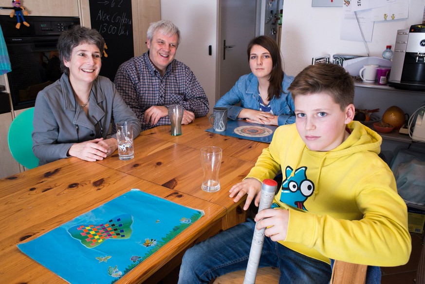 Die Muster-Familie des Mittelstands: Monika, Georg, Aline (15) und Alex (13) aus Zürich Altstetten.