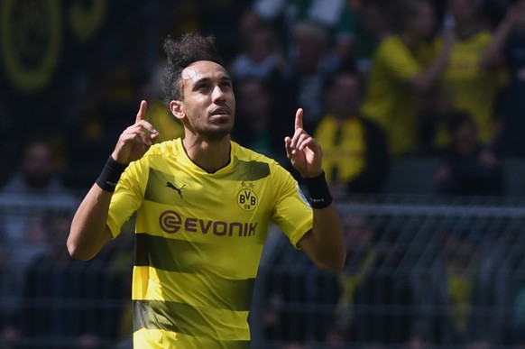 epa05977263 Dortmund&#039;s Pierre-Emerick Aubameyang gestures during the German Bundesliga soccer match between Borussia Dortmund and Werder Bremen in Dortmund, Germany, 20 May 2017. EPA/DAVID HECKER ...