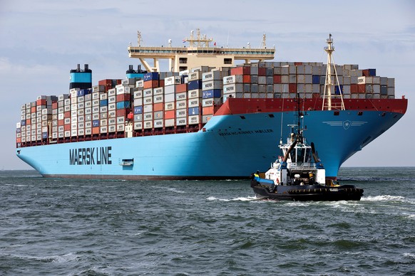 The MV Maersk Mc-Kinney Moller, the world&#039;s biggest container ship, arrives at the harbour of Rotterdam August 16, 2013. REUTERS/Michael Kooren/File Photo GLOBAL BUSINESS WEEK AHEAD PACKAGE SEARC ...