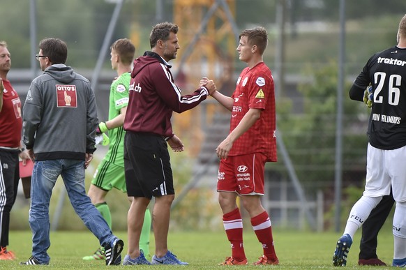 25.06.2016; Altbueron; Fussball Testspiel - FC Luzern - FC Winterthur; (von links:) Trainer Sven Christ, Tobias Schaettin (Winterthur) (Martin Meienberger/freshfocus)