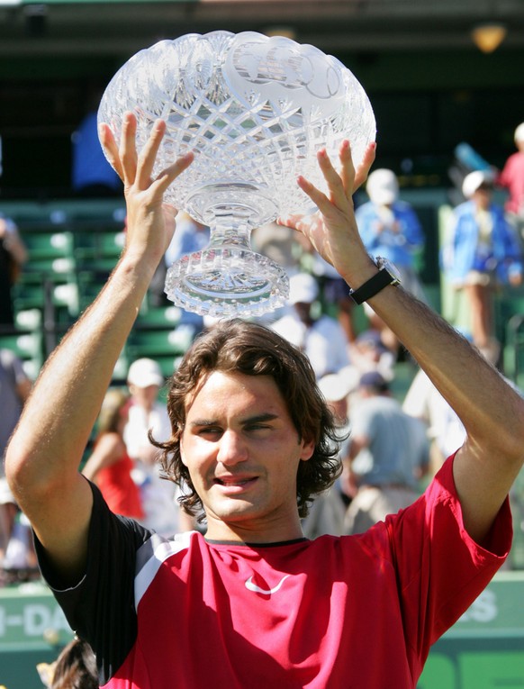 Roger Federer of Switzerland celebrates a point during his match against Andre Agassi of the USA during their semifinal match at the Nasdaq-100 Open in Key Biscayne, Florida Friday 01 April 2005. Fede ...