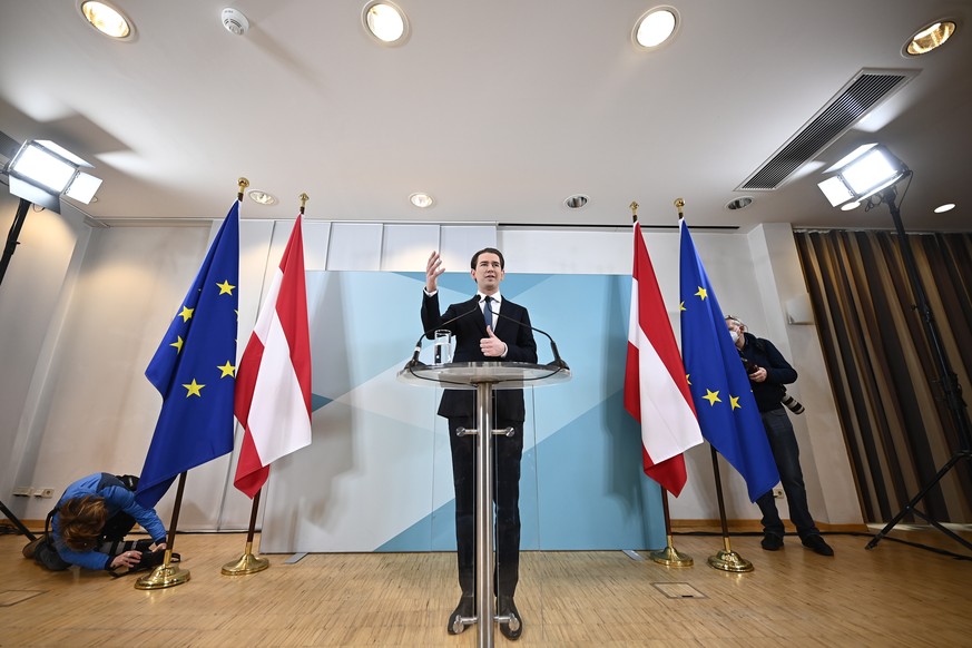 epa09616318 Austrian ex-chancellor Sebastian Kurz addresses a press conference at the Political Academy of the Austrian People&#039;s Party (OeVP) in Vienna, Austria, 02 December 2021. EPA/CHRISTIAN B ...