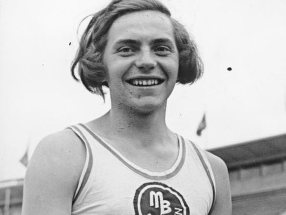 Scherl: 
Deutsche Leichtathletikmeisterschaften 1937 im Olympia Stadion.
Die Deutsche Meisterin 1937 Fr. Ratjen (Bremen)
[Hochsprung]