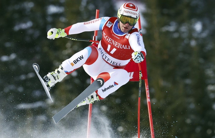 Switzerland&#039;s Beat Feuz competes in an alpine ski, men&#039;s World Cup Super G, in Kvitfjell, Norway, Sunday, Feb. 26, 2017. (AP Photo/Alessandro Trovati)