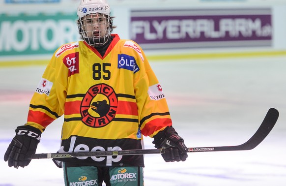 Le joueur bernois Nico Hischier, lors du match de hockey sur glace de 1/4 de finale de Coupe Suisse, Swiss Ice Hockey Cup, entre le EHC Visp et le SC Bern ce mercredi 25 novembre 2015 a la patinoire d ...