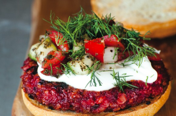 https://food52.com/recipes/22553-sweet-and-smoky-beet-burgers beet burger rote bete burger vegetarisch vegan