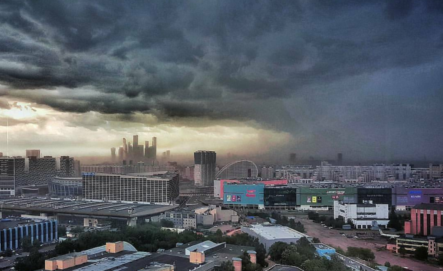 Am 29.5 entlud sich ein schwerer Orkan über Moskau. Mindestens 13 Personen starben.