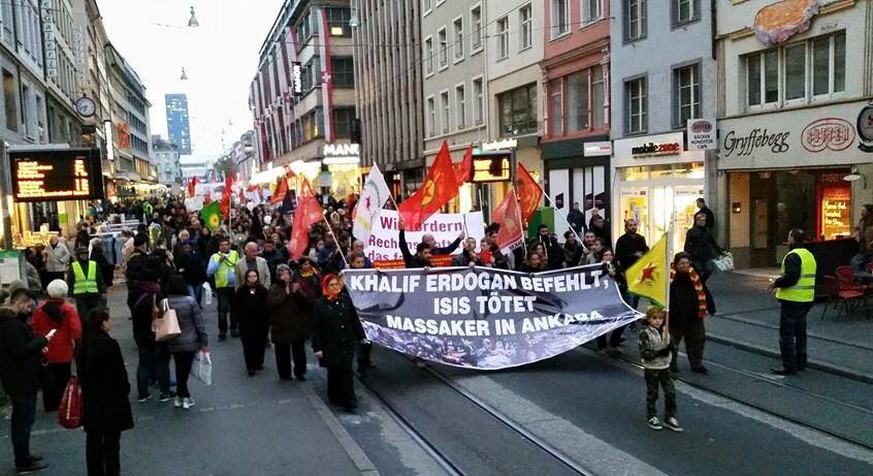 Am Mittwochabend demonstrierten Kurden in der Basler Innenstadt.