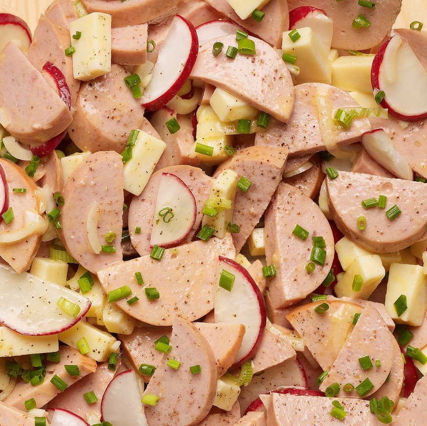 wurst käse salat berner rezepte http://www.saison.ch/de/rezepte/wurst-kase-salat-nach-andreas-heller/detail/