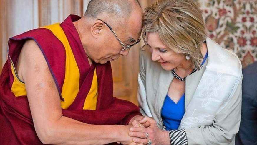 Dalai Lama mit Maya Graf in Bern (April 2013)