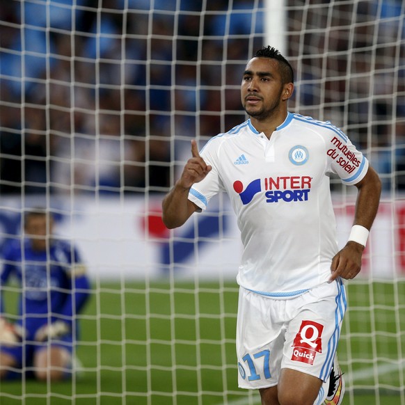 Olympique Marseille&#039;s Dimitri Payet celebrates after scoring a goal against Bastia during their French Ligue 1 soccer match at the Velodrome Stadium in Marseille, France, May 23, 2015. REUTERS/Ph ...