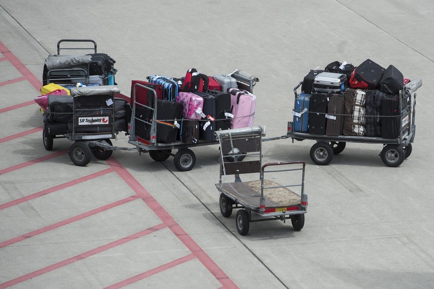 Ein solcher Gepäckwagen hat am Flughafen Zürich kurzzeitig zur Sperrung der Piste 28 geführt.