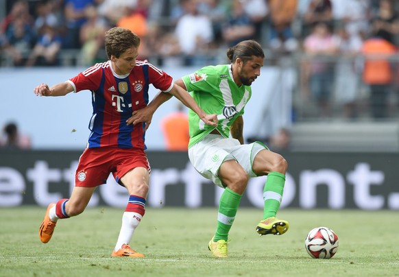 Wolfsburgs Ricardo Rodriguez durfte schon Bekanntschaft schliessen mit&nbsp;Gianluca Gaudino.